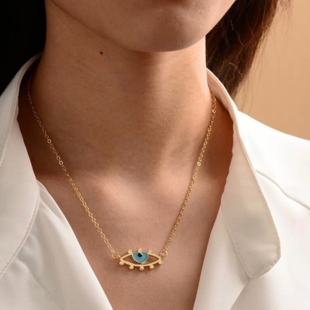 3/$30 💛 Evil Eye Pendant Necklace